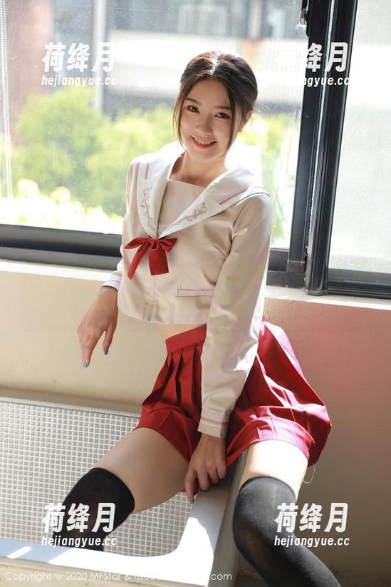 模范学院 - youOvOyou的办公室，写真中有隐藏的趣味，瞧这边！