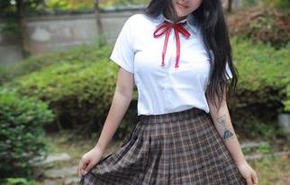 模范学院 – 露露Andrea的女王私拍，有种不经意的高贵，反正我醉了～