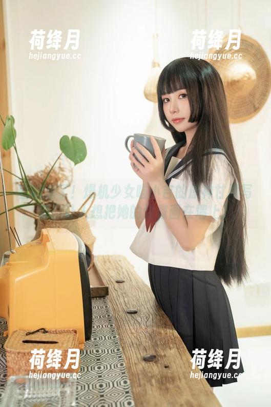 合集来了！爆机少女喵小吉的原神甘雨写真：让人想把她的优雅画在墙上！