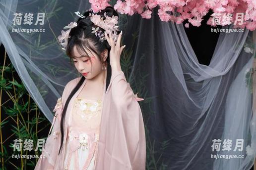 当爆机少女喵小吉遇上家务，作品和美图齐飞