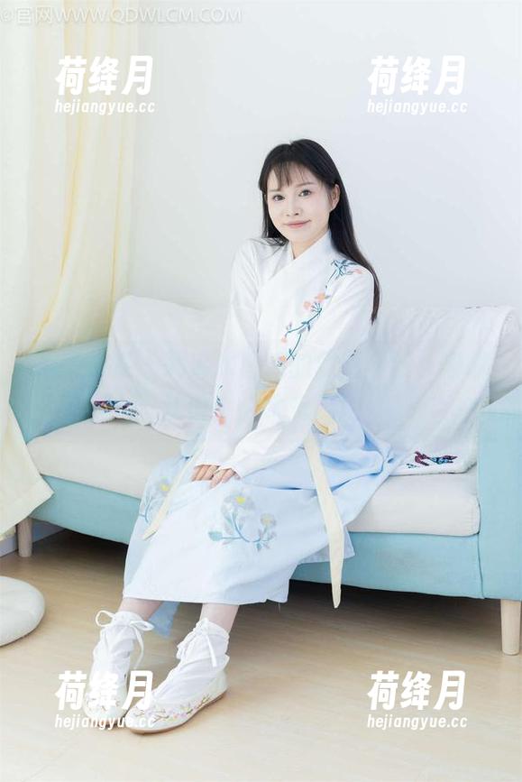 物恋传媒 - 死库水图库的隐藏资源，嘟嘟就像个“水鬼”！