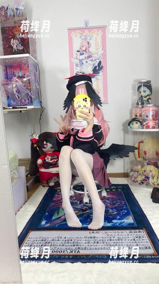 逗你玩的白栎Shirly：鸣潮和朽叶之下的私房美图。