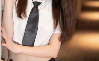 秀人网 – MODEL伊若的新免费图集里隐藏着牛仔裤的穿搭法则，收好，甜！