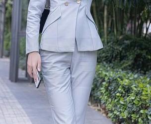 秀人网 – baby嘉茵的定制服装，校服也能这么有特色啊