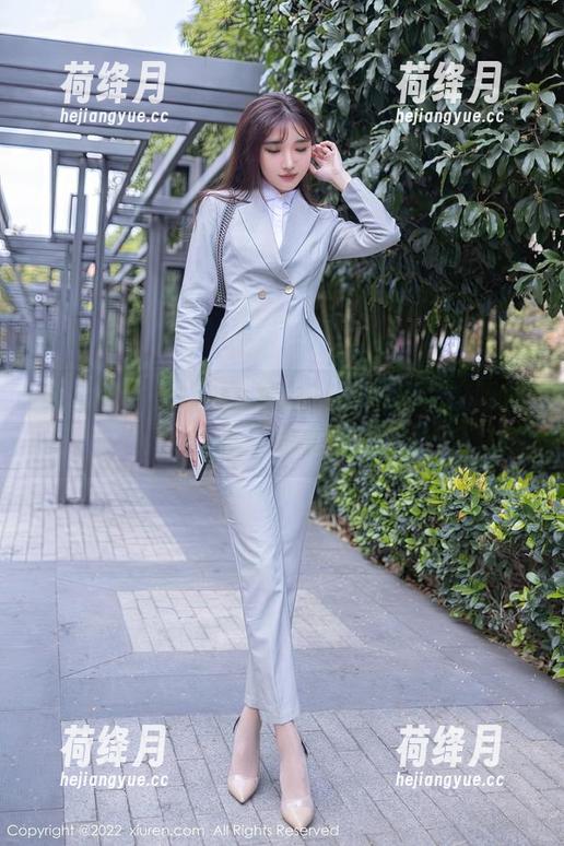 秀人网 - baby嘉茵的定制服装，校服也能这么有特色啊