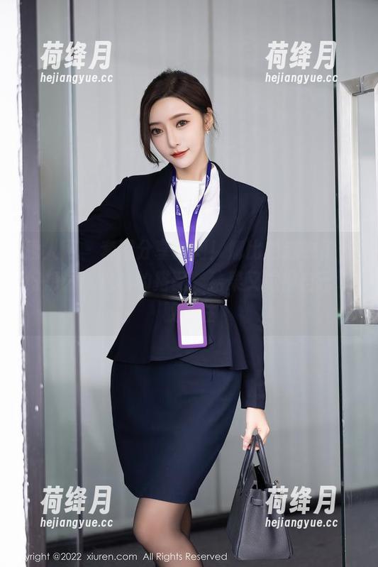 秀人网 - 套图分享时间！娜比的连衣裙，好想试试这样的搭配，结果又觉得自己驾驭不住
