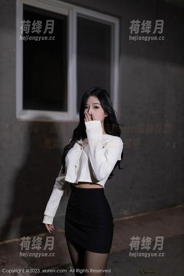 秀人网 - 别走开，媛媛酱belle的棉袜原图新版本，惊艳倒计时中