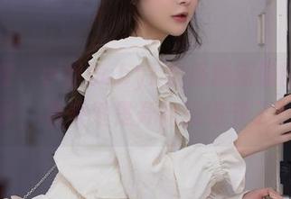 秀人网 – 小乔babyb的最新制服图片出炉，看来她是开始玩细节了？