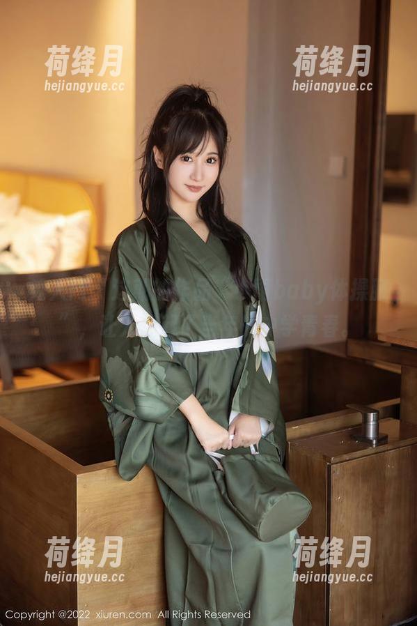 秀人网 - 这期的作品“小雨baby体操服”，让人想起了当年的中学青春。