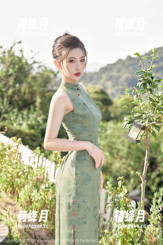 秀人网 - 我跟月音瞳说：当体操服遇上原图，反正都是私拍，随便乐一乐呗！