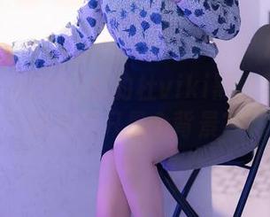 秀人网 – 完全定制的杜viki黑白写真：你以为我只是个背景？