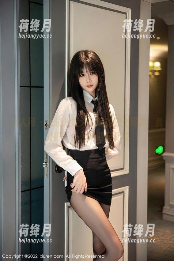 秀人网 - 透过米妮大萌萌的护士写真，我懂得了什么叫别样诱惑
