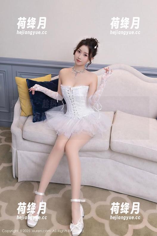 秀人网 - 趁热拿铁latte的豹纹风格，原图里总有种“我才是主角”的气场，精选再选也赚翻！