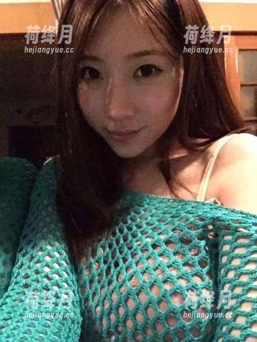 微密圈 - 总是想省，但童小芯的“新货”实在太诱人，免费+套图组合，挂机购买吗？