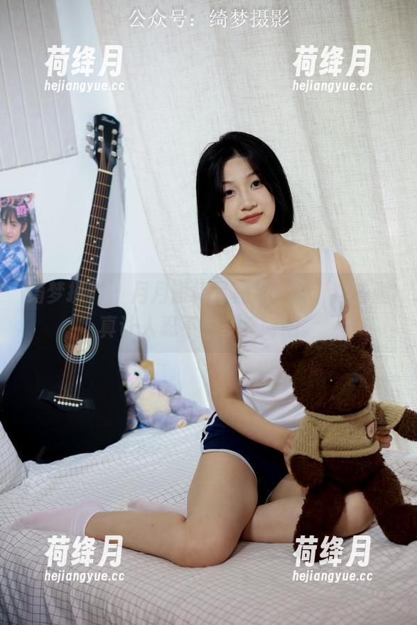 绮梦摄影 - 月月短裙写真集：看，这些腿真让人忍不住多看两眼。