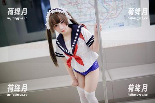 照片里蹲点的胡桃猫Kurumineko，偏偏天台让她的写真值得一看壁纸