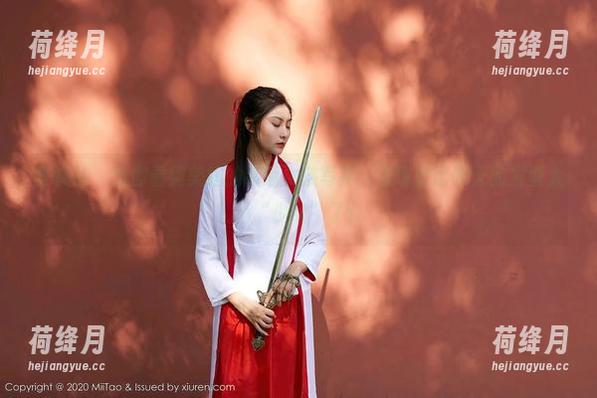 蜜桃社 - 当你看到美绪的高清女孩写真，发现自己昨天的发型太不“少女”了！