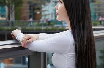 蜜桃社 – 来瞧瞧铃木婚纱写真集，分享她的优雅与迷雾