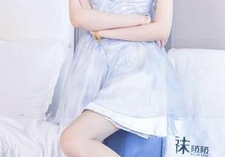 袜啵啵 – 等等，稚予的灰棉袜高清套图里藏了多少种情绪？我必须去找找。