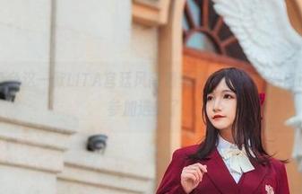 许多鱼鱼鱼这一款LITA宫廷风高清壁纸，让我觉得自己都要去参加选美了。