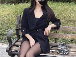 微密圈 – 牛仔裤里丝的反应，软妹小九九的作品果然让人陷入沉思。