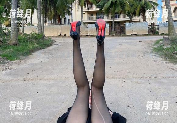 微密圈 - 迷人的五姨太说，蕾丝是她的重要标识，来看这个写真合集吧！