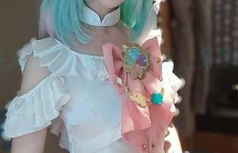 在迷失人形QUQ的水手服里，免费写真太快乐了！