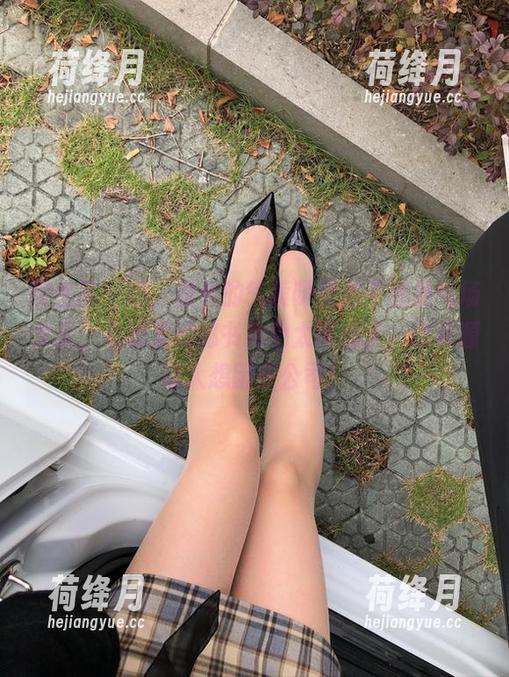 雅雅的气质呀 微密圈 - 呸,雅雅的气质呀果然不愧是气场女王,私拍里的秘书角色太带感了,这资源让人想困在公司!