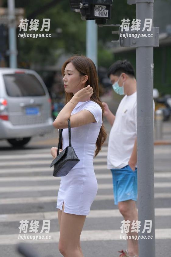 魔镜街拍 - 快乐出街合集：楼楼的白色连衣裙到底有多少种穿法啊？